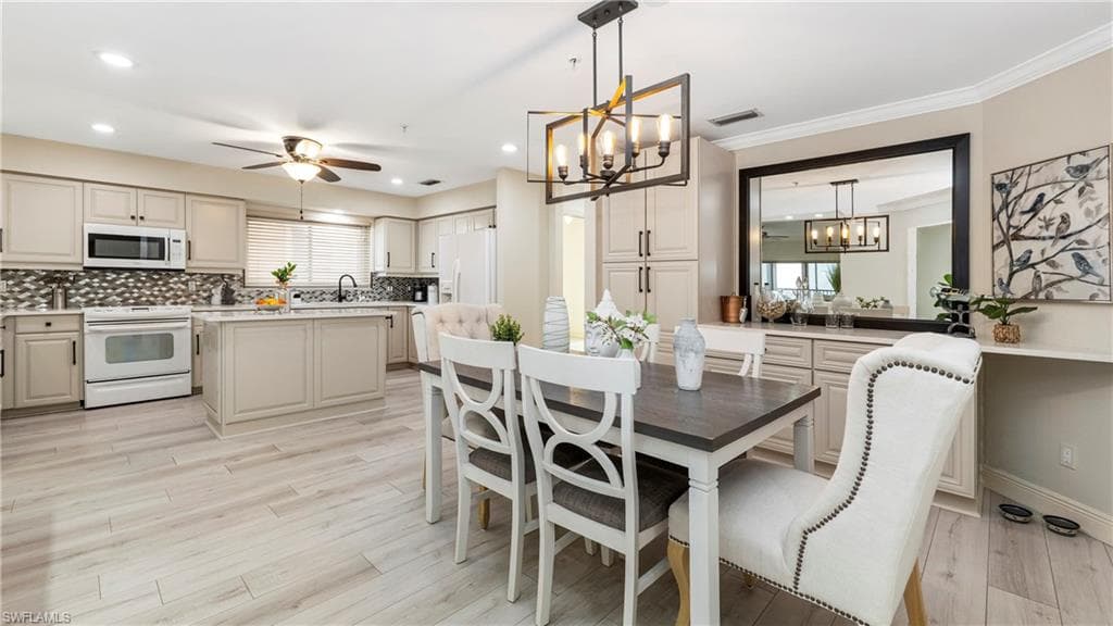 14811 Laguna DR 202-8