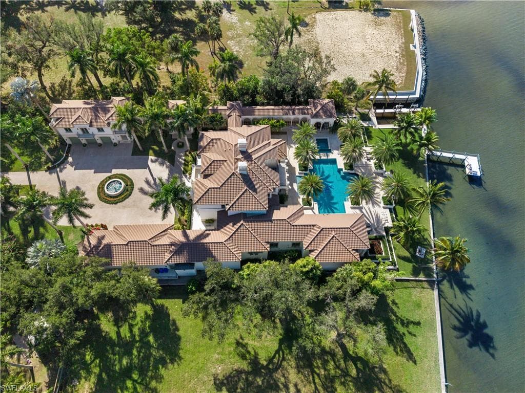 1240 Coconut DR-43