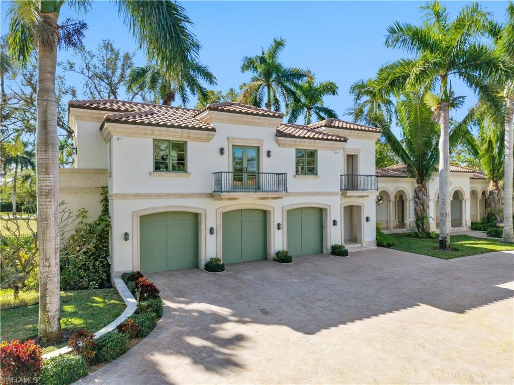1240 Coconut DR-26