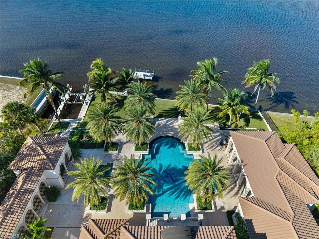 1240 Coconut DR-34