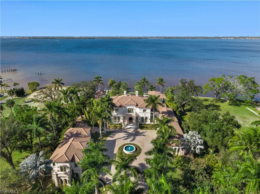 1240 Coconut DR-39