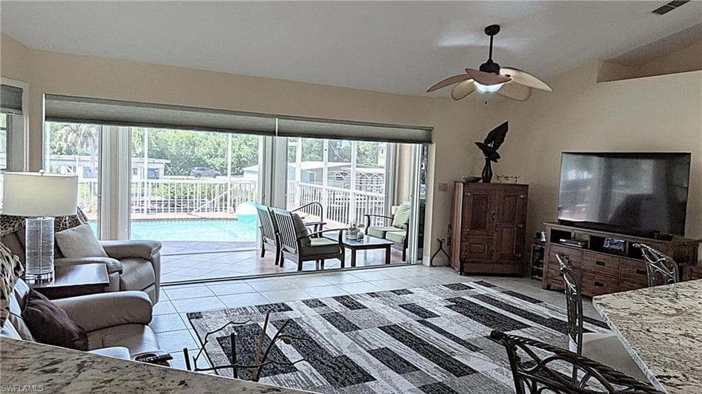 5471 Harborage DR-17