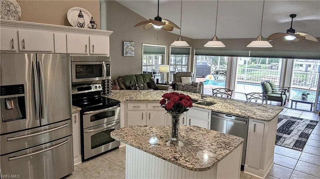 5471 Harborage DR-15