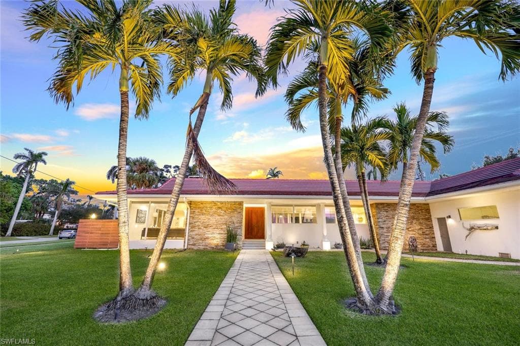 2943 Valencia WAY-47
