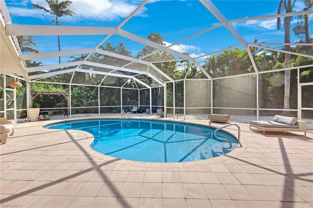 2943 Valencia WAY-43