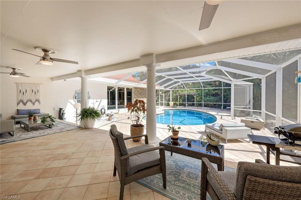 2943 Valencia WAY-36