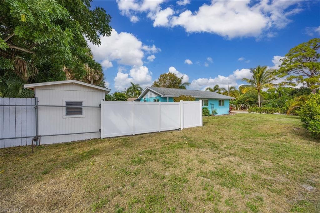 10690 Crockett ST-25