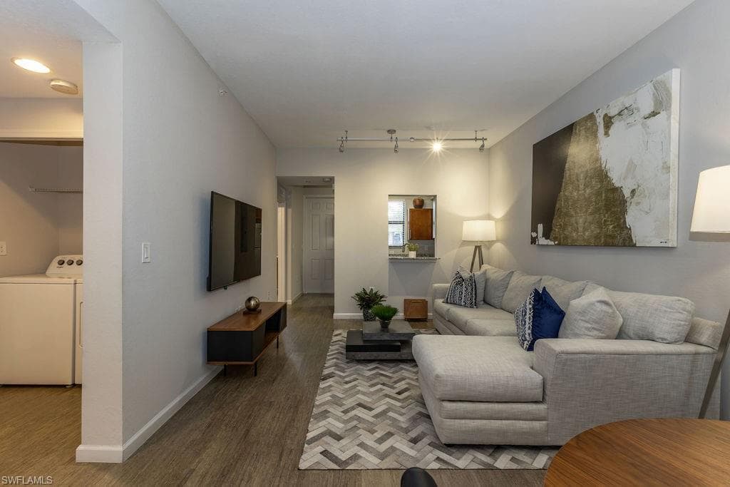 4155 Umbria LN 313-7