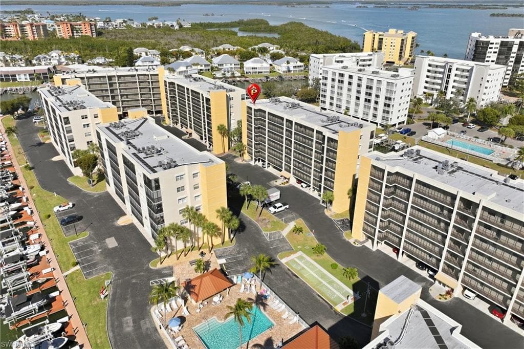 4421 Bay Beach LN 611-2