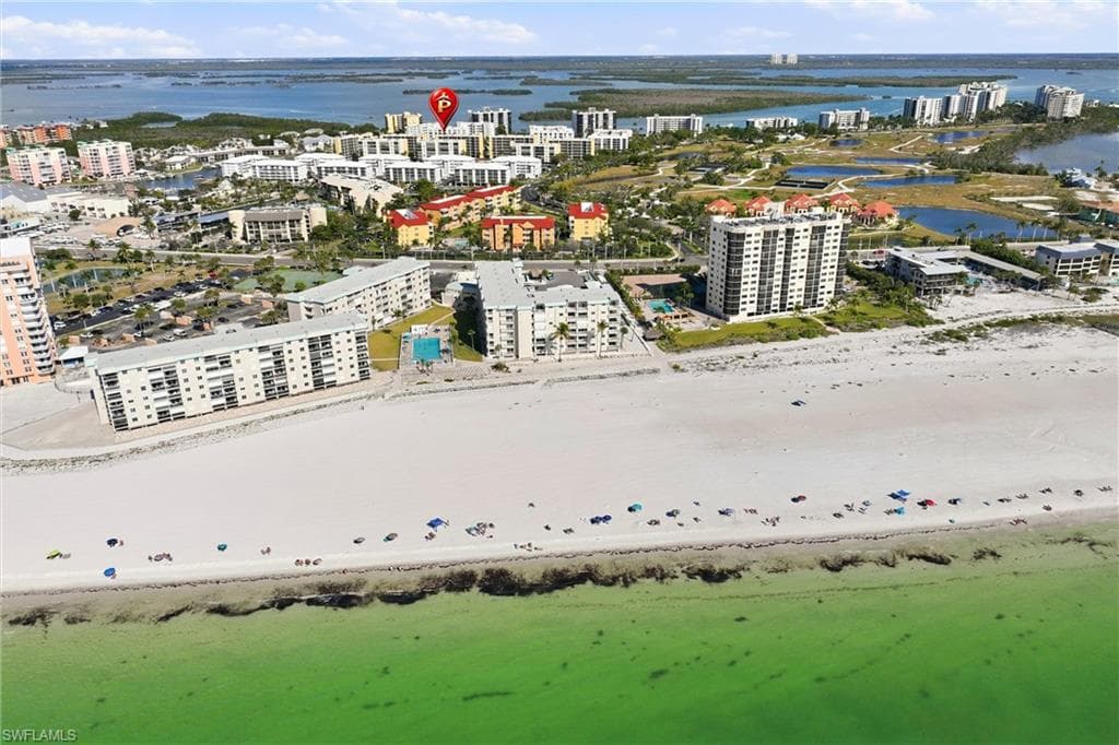 4421 Bay Beach LN 611-38