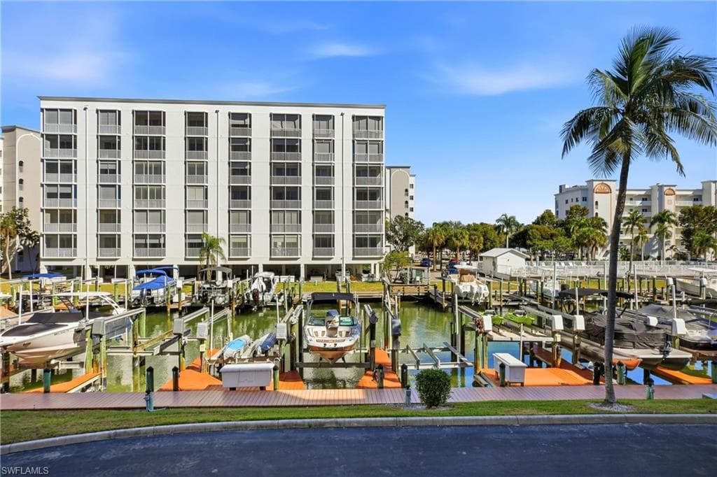 4421 Bay Beach LN 611-33