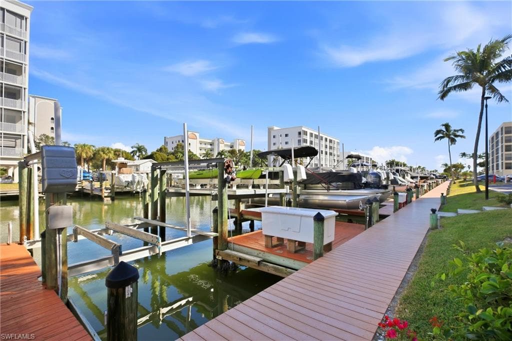 4421 Bay Beach LN 611-37