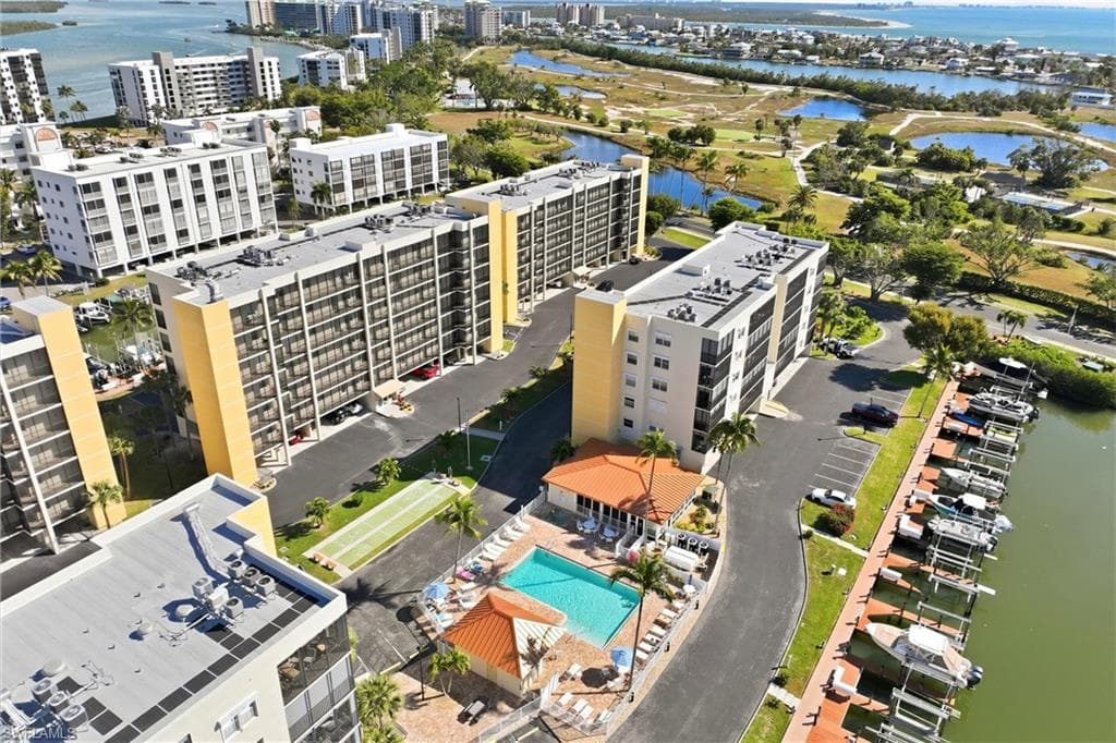 4421 Bay Beach LN 611-39