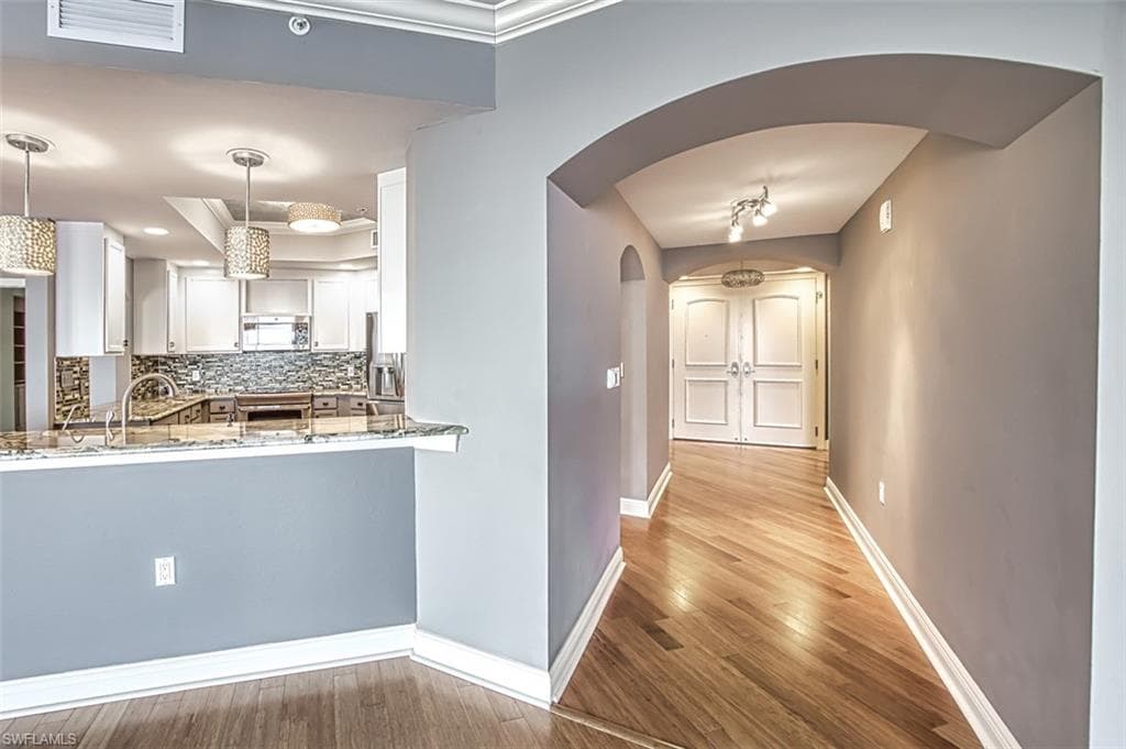 2104 W 1st ST 1004-6