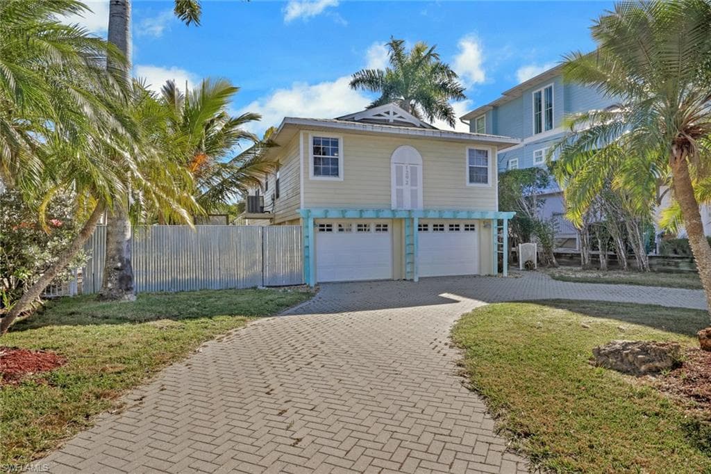 1292 Grand Canal DR-2