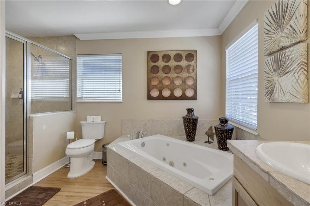 1292 Grand Canal DR-20