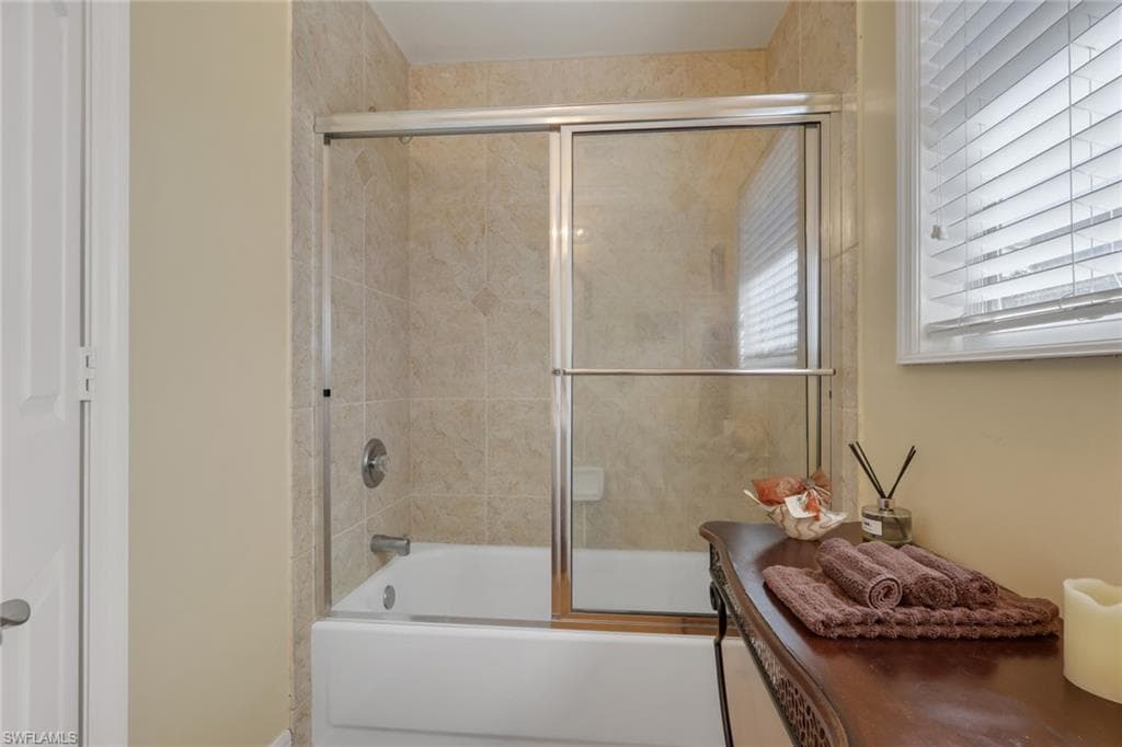 1292 Grand Canal DR-15