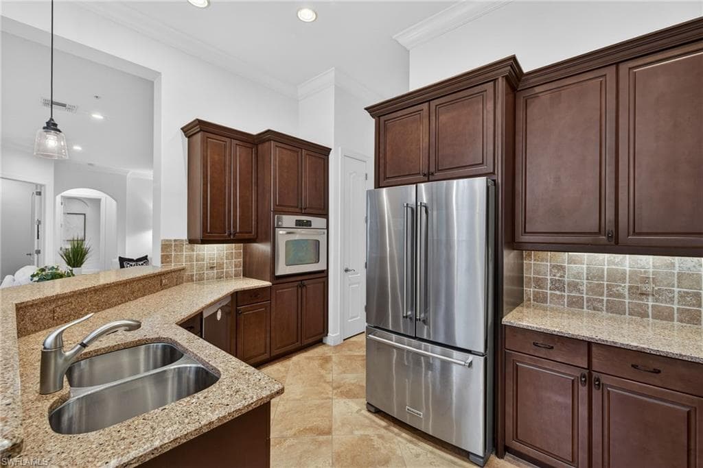28540 Calabria CT 101-9