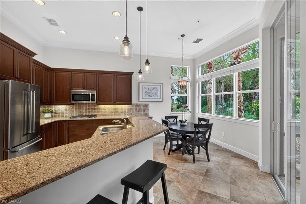 28540 Calabria CT 101-8