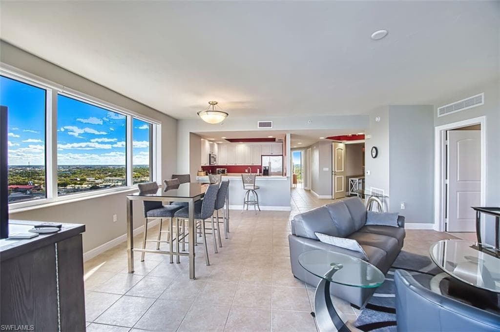 2090 W First ST 1810-7