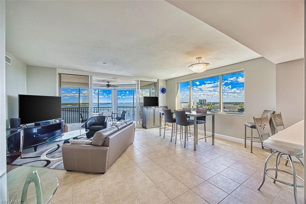 2090 W First ST 1810-3