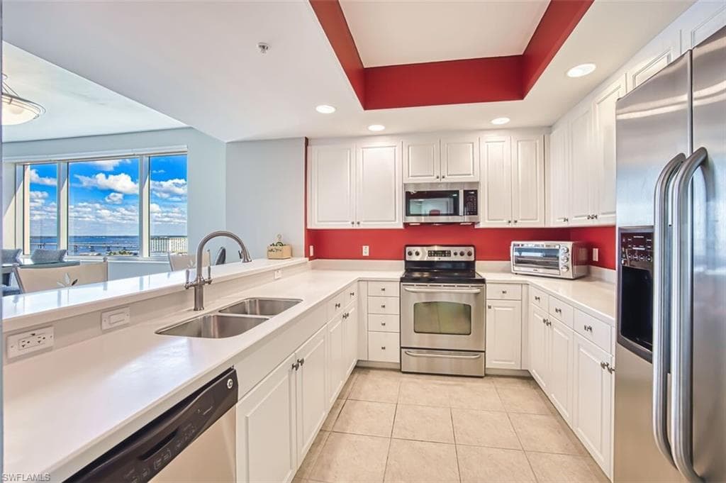 2090 W First ST 1810-10