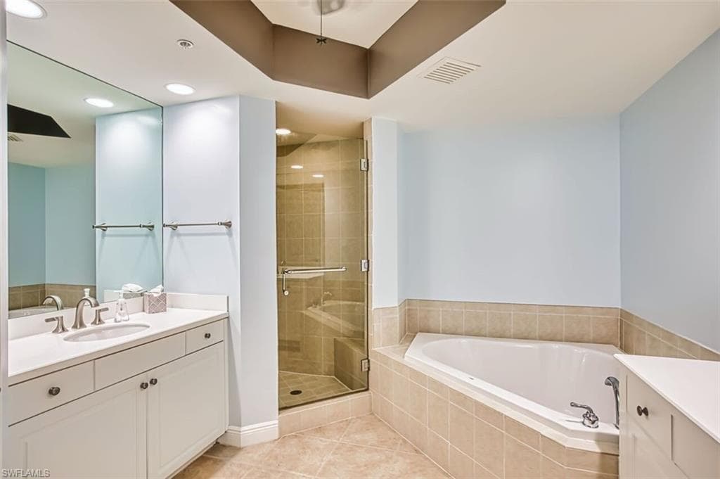 2090 W First ST 1810-21