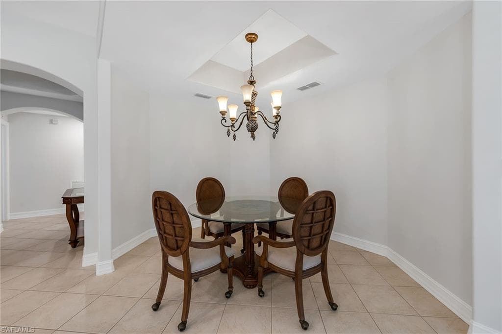1285 Rialto WAY 102-14