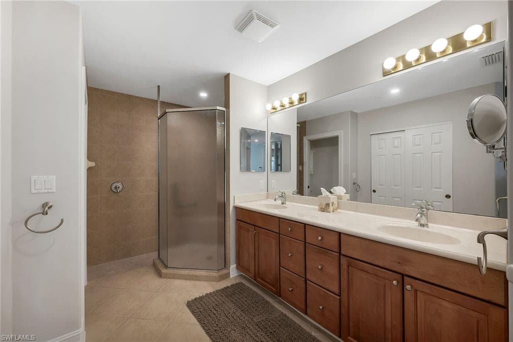 1285 Rialto WAY 102-19