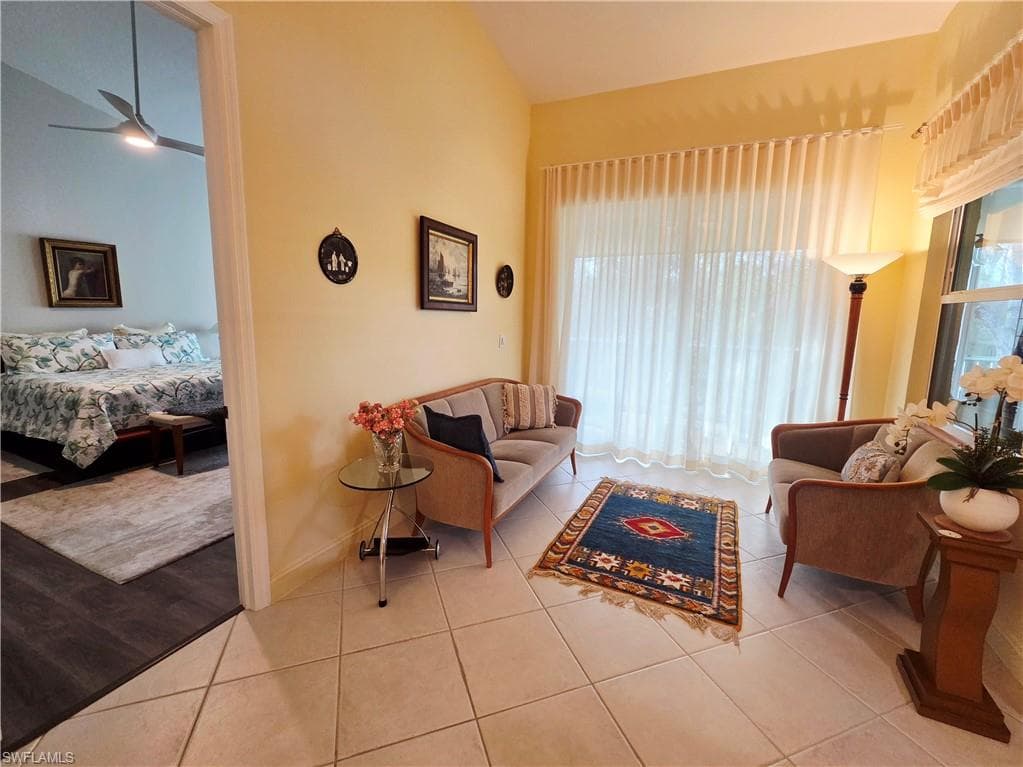 6775 Huntington Lakes CIR 202-19
