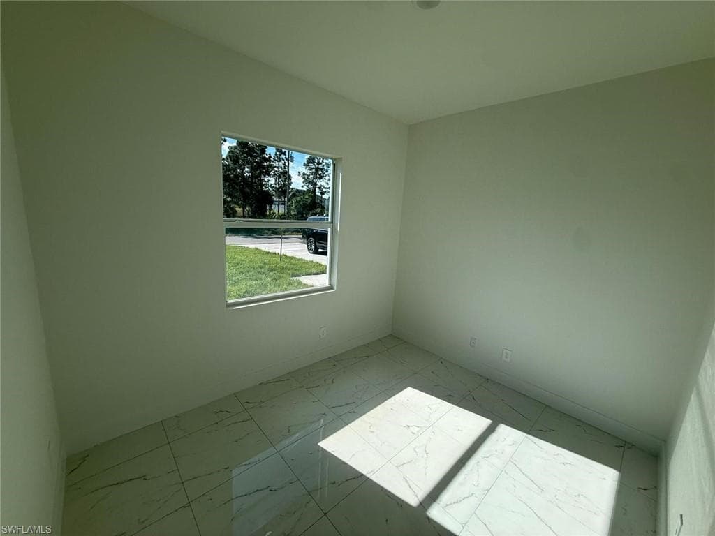 1121 Florence ST E-27