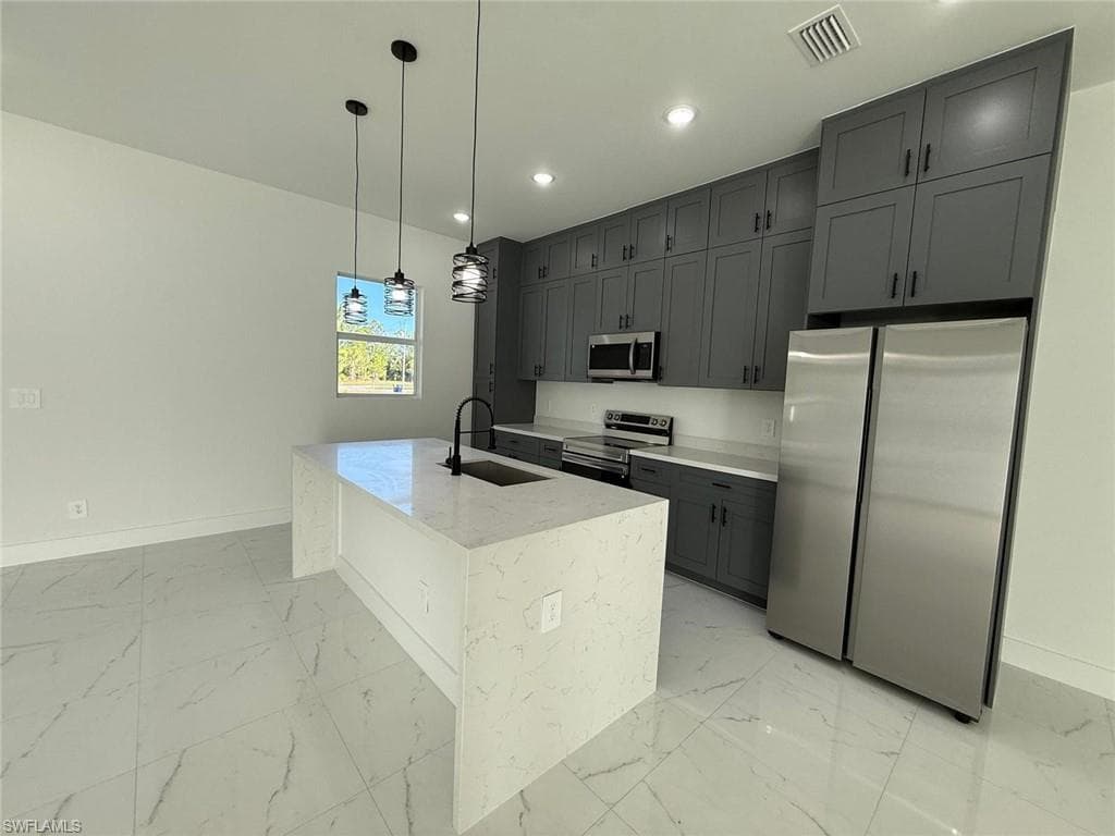 1121 Florence ST E-13