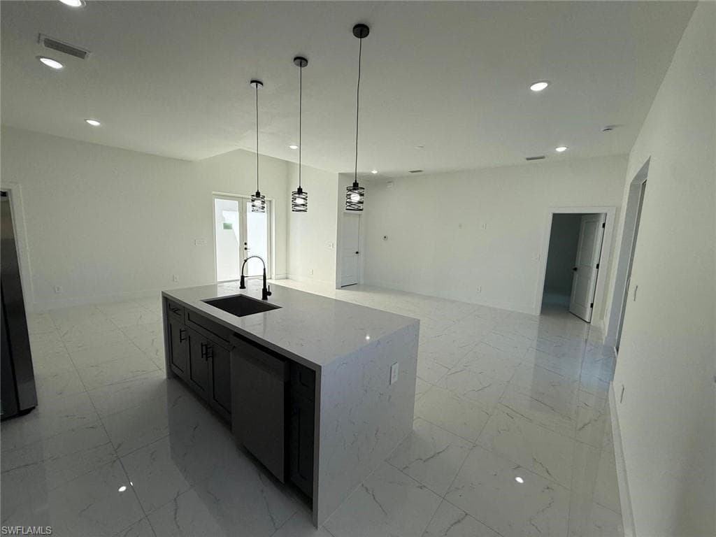 1121 Florence ST E-16