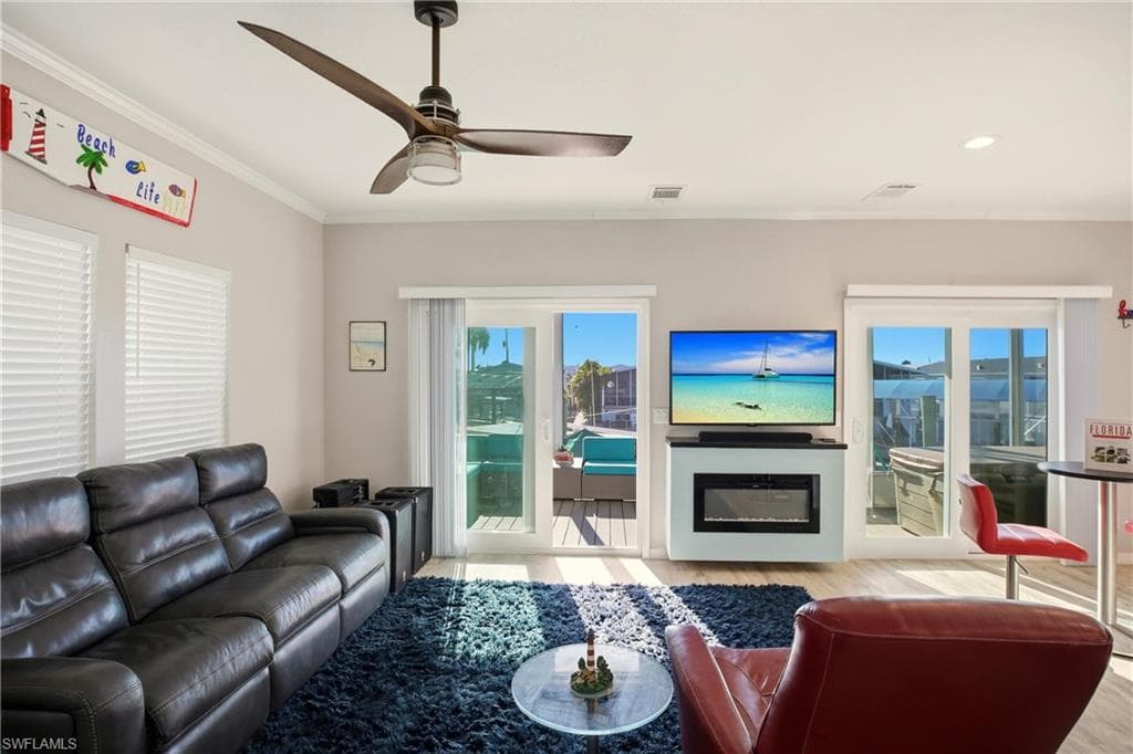 35 Emily LN-8
