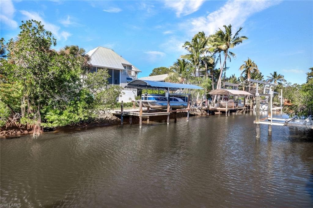 1285 Grand Canal DR-24