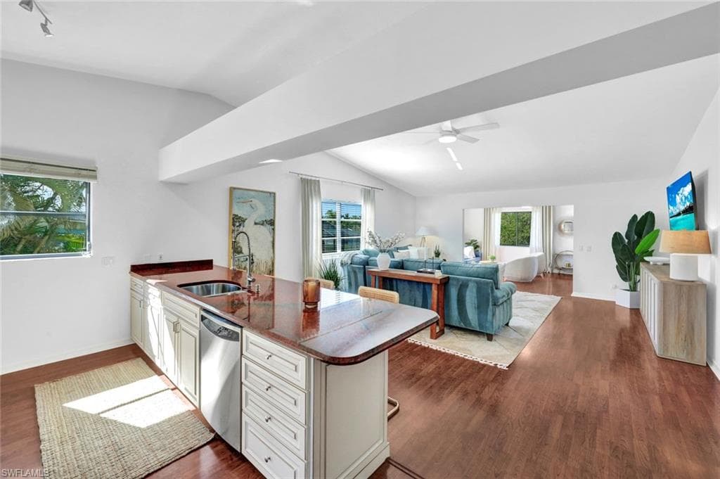 1285 Grand Canal DR-11