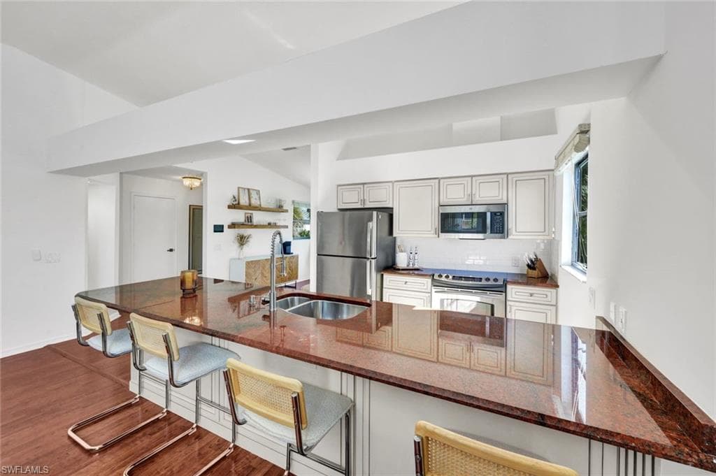 1285 Grand Canal DR-8