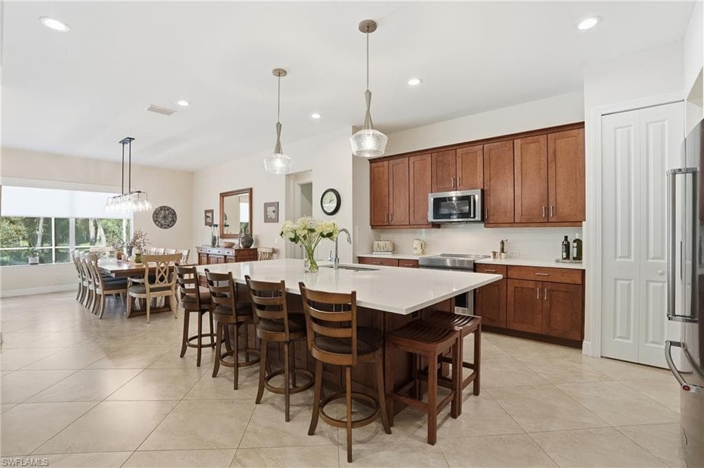 3707 5th AVE SW-4