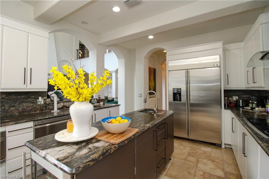 1412 Hemingway PL-18