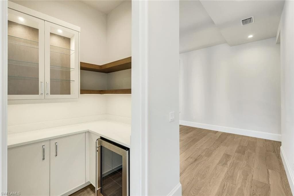 16716 Enclave CIR-15