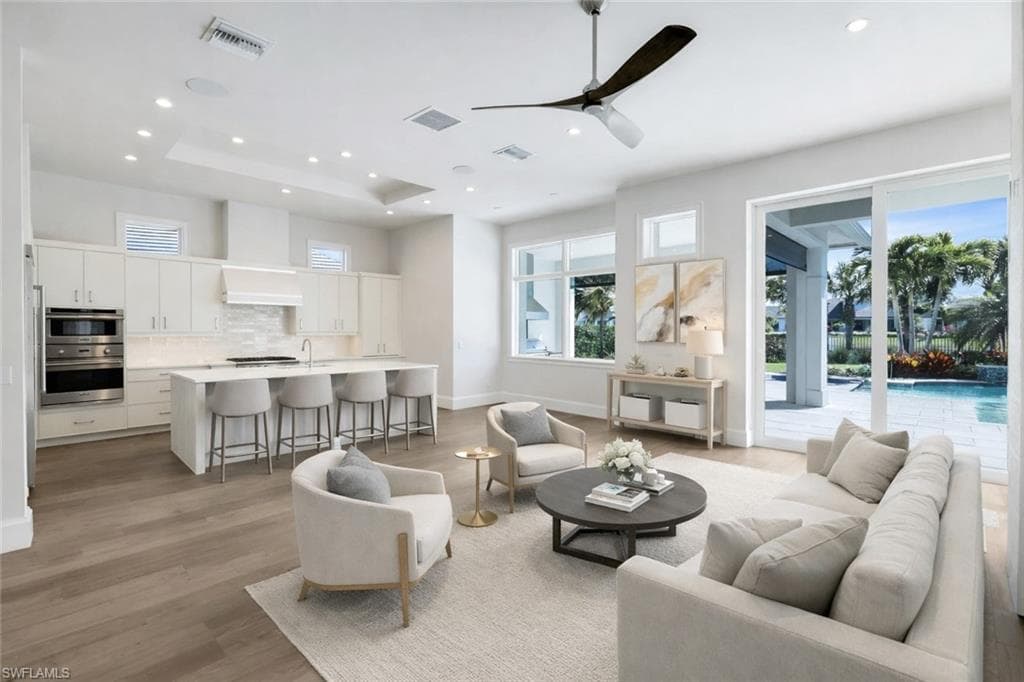 16716 Enclave CIR-8