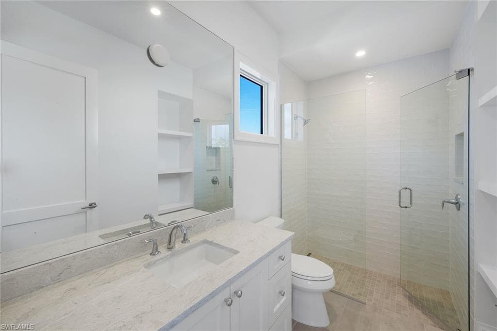 16728 Enclave CIR-32