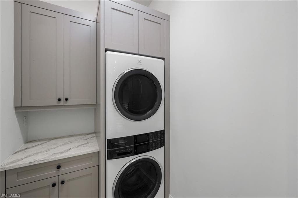 16728 Enclave CIR-43