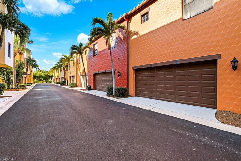 9072 Rialto ST 6302-17