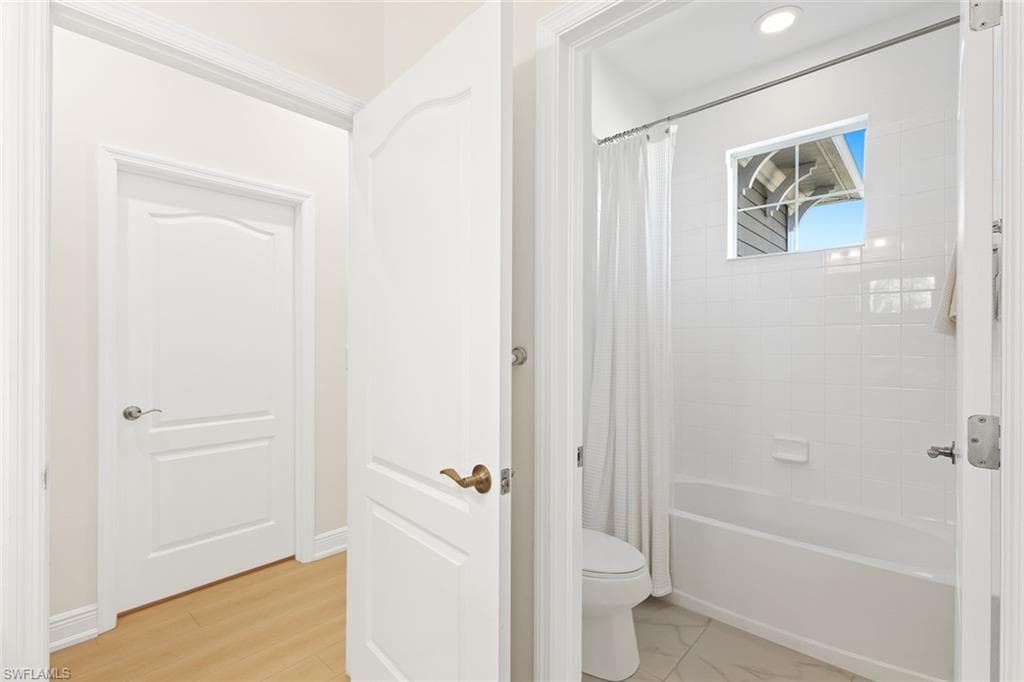 6973 Avalon CIR 1406-21