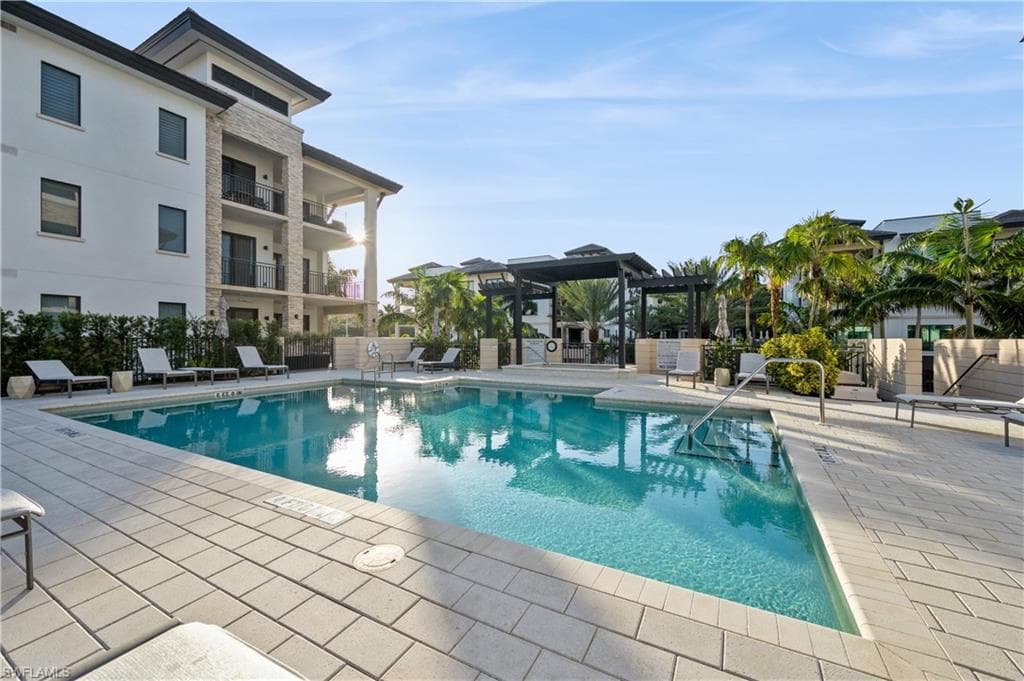 1135 3rd AVE S 304-30