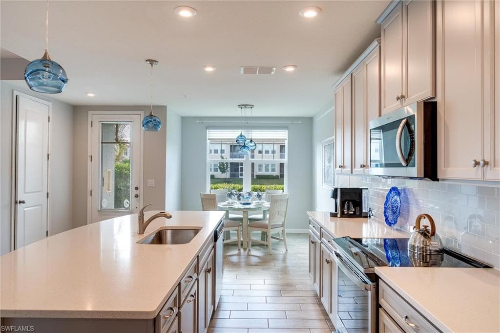 4607 Arboretum CIR 103-8