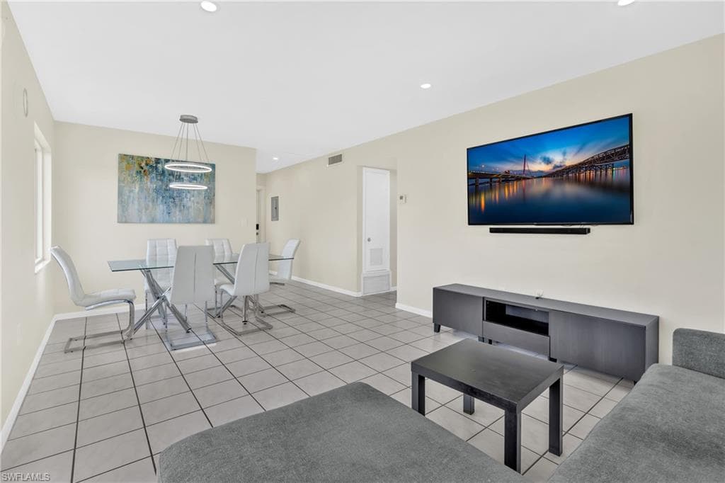 720 Joel BLVD-10