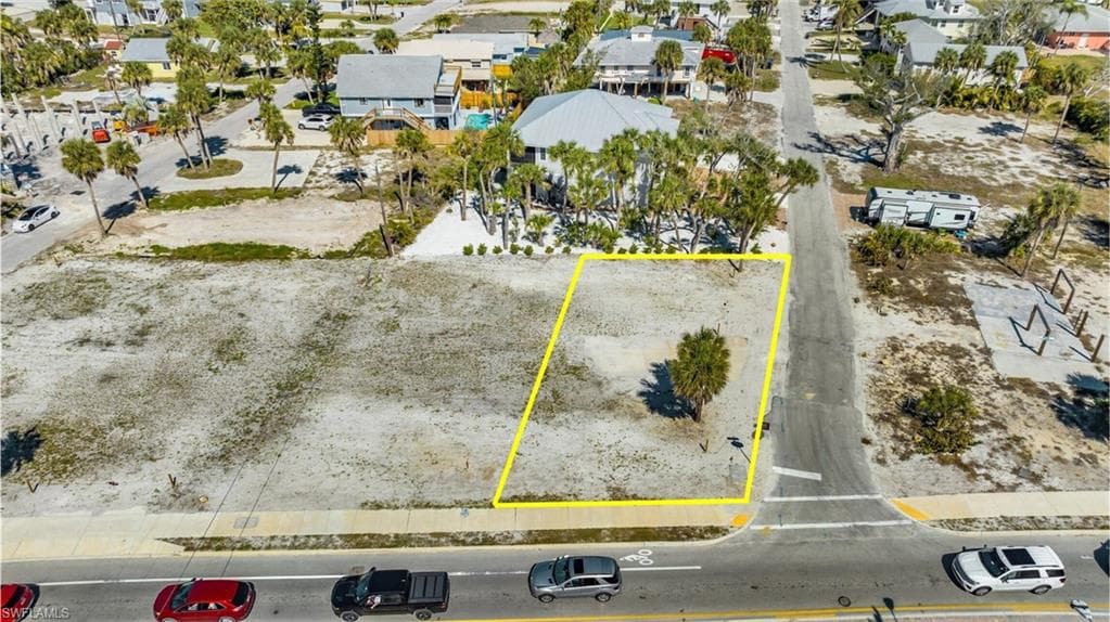 111 Coconut DR-3