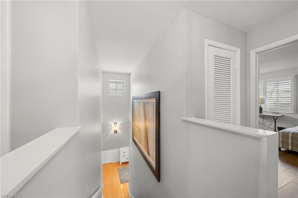 1030 Aqua LN-12